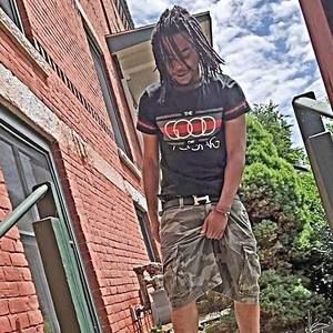 Meet your Posher, Derrick